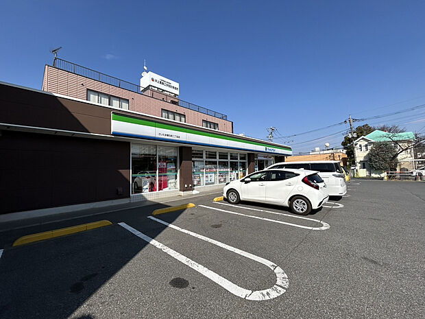 ファミリーマートさいたま櫛引町2丁目店（約508m）
