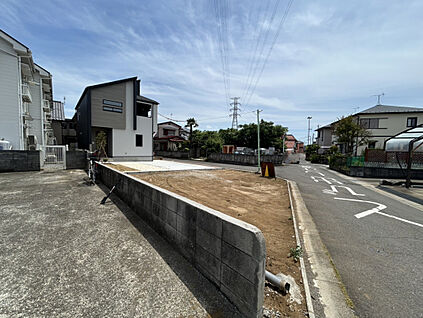 外観　南側道路　公道約4.0m