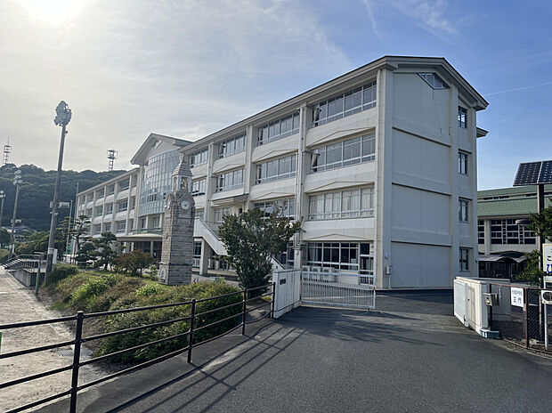 掛川市立大須賀中学校（約2,200m）