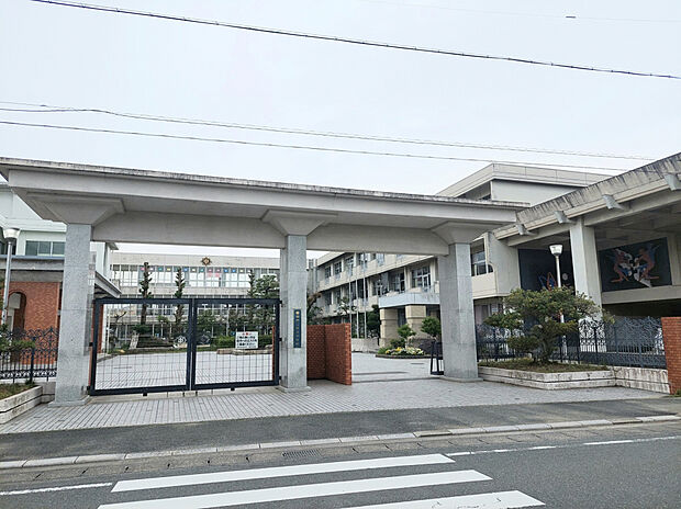 磐田市立竜洋中学校（約2,100m）