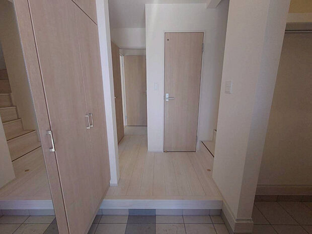 3号棟:玄関収納　