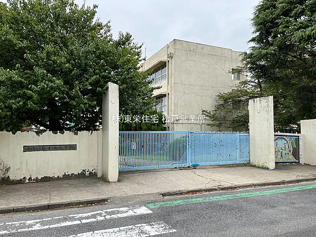 松戸市市立根木内小学校（約713m）