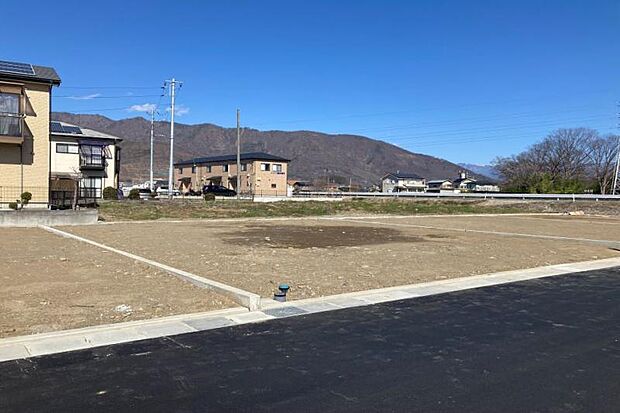 No.5_土地(撮影_2024年3月)敷地南西より撮影。土地面積200.79m2(60.73坪)