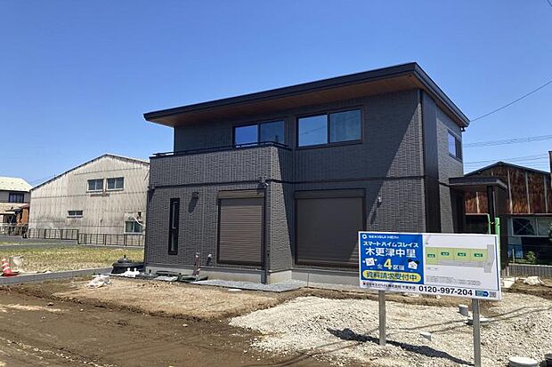 No.3_LDK1（撮影_2025年12月）朝から夕方まで陽の入るボウウィンドウ。