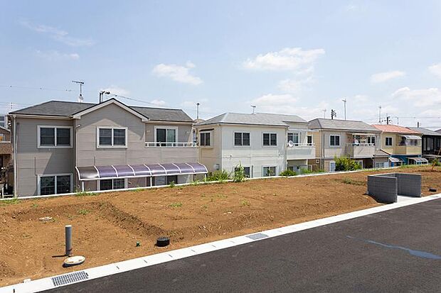 No9_土地(撮影_2024年8月)ご家族との大切なお時間を過ごしたり、テレワークスペースを設けたりとお好みの我が家の設計をお手伝いします。