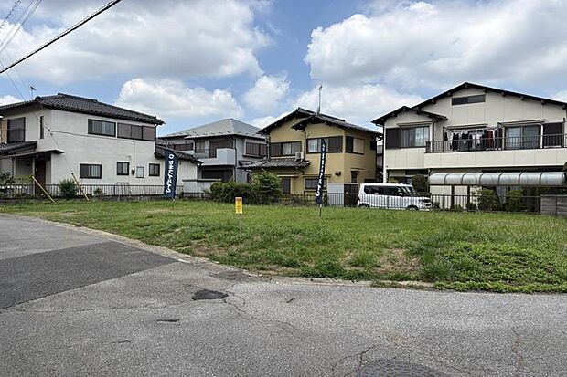 分譲地全景1（撮影_2026年6月）落ち着いた住宅街に広がる、ゆとりある全2区画の分譲地。※販売済区画を含む場合がございます。