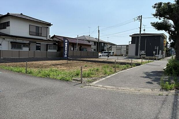 分譲地全景2(撮影_2026年7月)全2区画ともに角地。開放感あふれる街区で、ゆとりある暮らしを叶えます。※販売済区画を含む場合がございます。