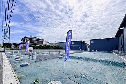 No.1_土地（撮影_2025年8月）駐車スペースやお庭もしっかり確保できる、ゆとりの55.85坪。 