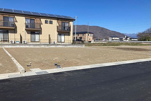 No.4_土地(撮影_2024年3月)敷地南西より撮影。土地面積201.79m2(61.04坪)