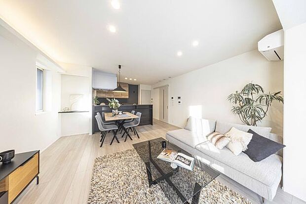 【No.3_LDK2（撮影_2025年12月）】会話の弾むオープン対面キッチン。