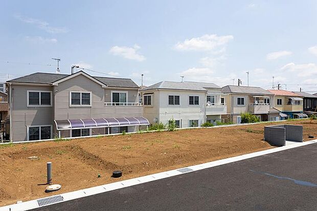 No9_土地(撮影_2024年8月)ご家族との大切なお時間を過ごしたり、テレワークスペースを設けたりとお好みの我が家の設計をお手伝いします。