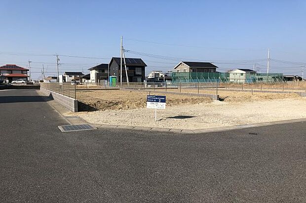 【No.2_土地(撮影_2025年2月)】南西角地。整形地で建物配置、駐車場配置のしやすい区画です。