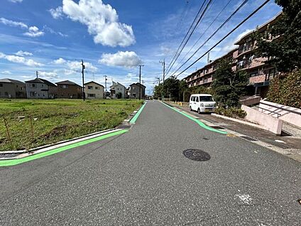 北側道路（撮影_2024年_10月）