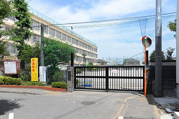 にしみたか学園三鷹市立井口小学校（約970m・徒歩13分）