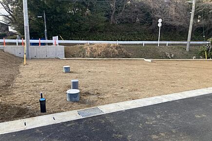 No.2_土地（撮影2026年2月）南東からの日当たりが見込めます。 