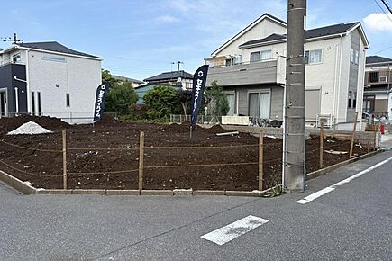 No.2_土地1（撮影_2026年6月）二方向に開けた解放感のある区画です。 