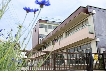 八千代市立勝田台中学校 710m(9分)