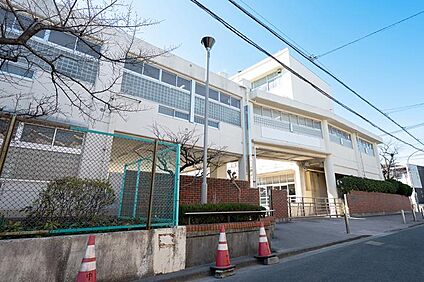 横浜市立岡村中学校 110m(2分)