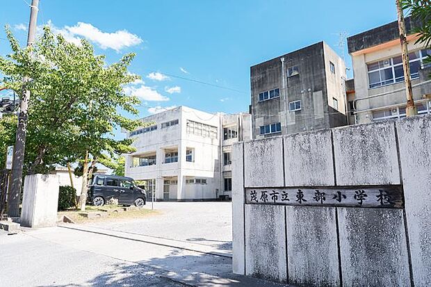 茂原市立東部小学校(約880m・徒歩11分)