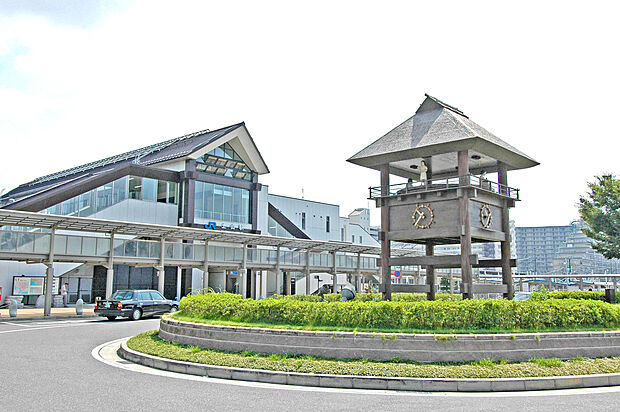 【JR山陽本線「土山」駅まで徒歩約9分】快速で大阪方面へ直通！一部は指定席車両(うれしート)が連結されており、座って通学や通勤することも◎駅前には「BiVi土山」があり、帰宅時の立ち寄りも便利です。