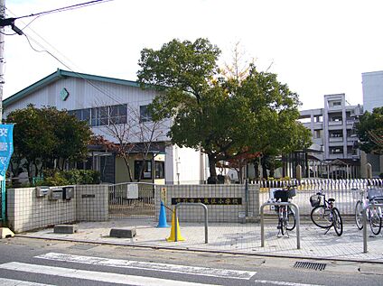 明石市立魚住小学校 約1700m～1730m(徒歩約22分)