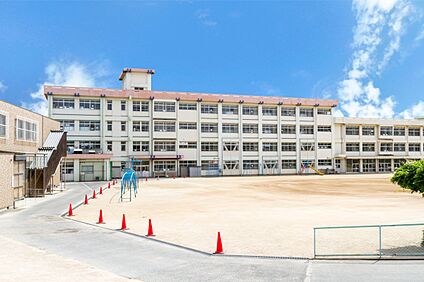 明石市立大久保小学校 約800m(徒歩約10分)