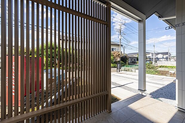 【テラス】癒しの空間。日差しが強い日の、お子様の遊び場にもオススメです♪※現地撮影