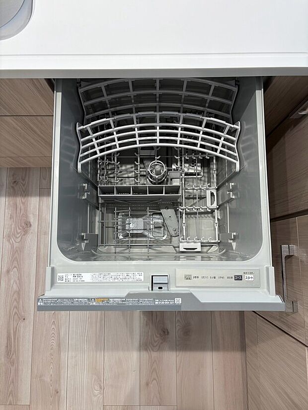 施工例 食洗乾燥機。忙しい毎日のなかで時短だけでなく、節水も叶えられます。