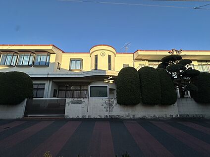 白菊幼稚園　 約240m(徒歩3分)