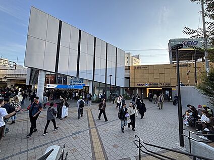下北沢駅 約1040m(徒歩13分)