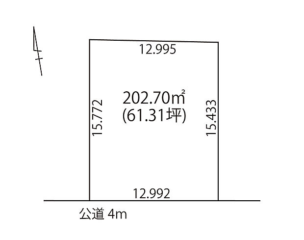 【区画図】
南西向き、間口12.99mの整形地です。BBQができるお庭や、ウッドデッキを配置したり、アウトドアを楽しむプランニングも可能です。