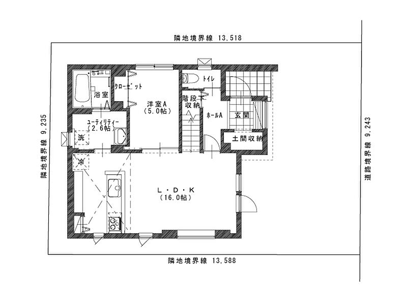 【1階間取図】
1階は水まわりを集約させた使いやすいレイアウト。リビング階段、対面キッチンを採用し、自然とご家族とコミュニケーションが取れますね。