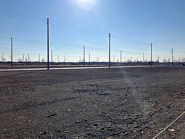 【現地写真】
土地の広さや建設後のイメージをすぐに確認できます。周辺環境と合わせてぜひ現地をご覧ください。
(2025年11月撮影)