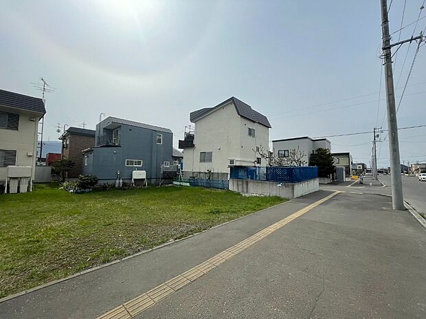 【現地写真】
JR函館本線「稲積公園」駅まで徒歩約18分、「発寒」駅までも徒歩約20分でご利用いただけます。
(2026年4月撮影)