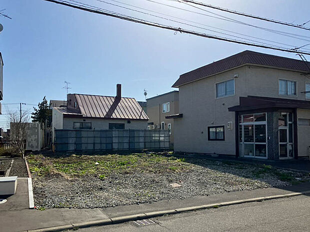 【現地写真】
現在更地のため解体費用が掛からず、お引渡し後はスムーズに建築を進められます。土地の形状等も確認することができます。
（2026年4月撮影）