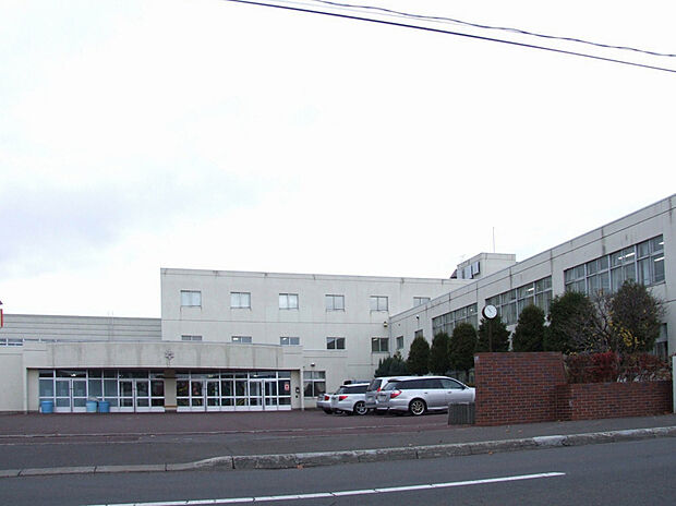 上篠路中学校（約500m）