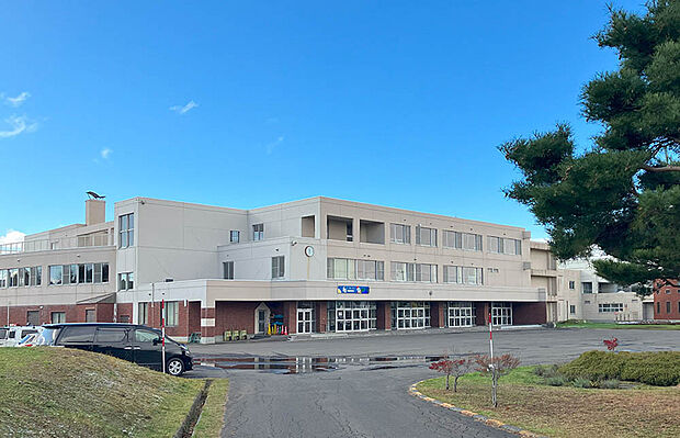 中央中学校(約650m)