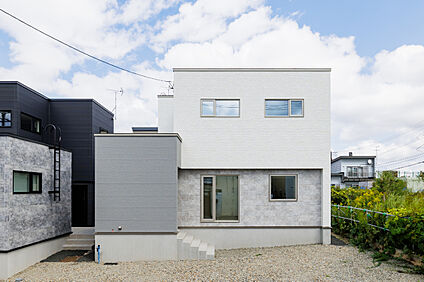 【2号棟 外観】