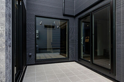 【1号棟 テラス】