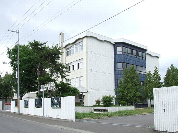 柏丘中学校（約1,330m）