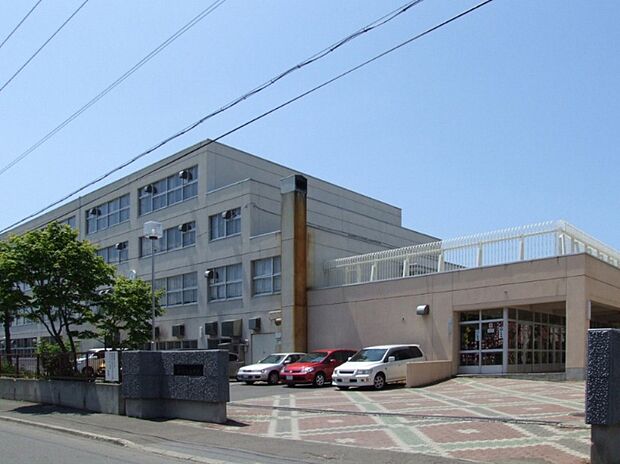 新琴似中学校（約450m）