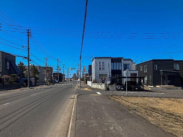 【【現地写真】】広々とした空の下で新生活がスタートできます。経済的で地球環境にもやさしい都市ガスエリアも嬉しいですね。
（2026年4月撮影）