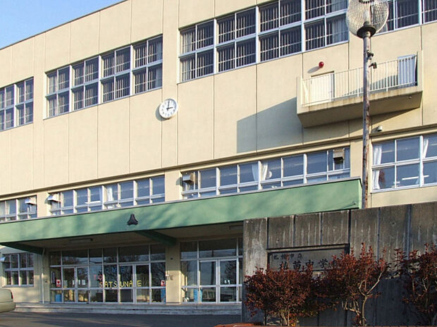 札苗中学校（約790m）
