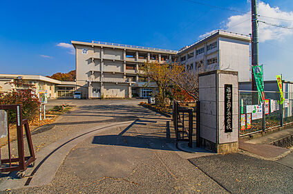 野々浜小学校 約800m(徒歩 約18分)