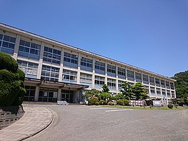 三谷中学校