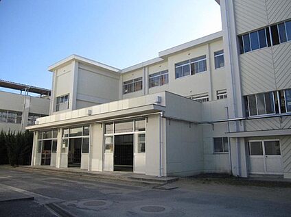 東山小学校 約720～730m(徒歩9～10分)