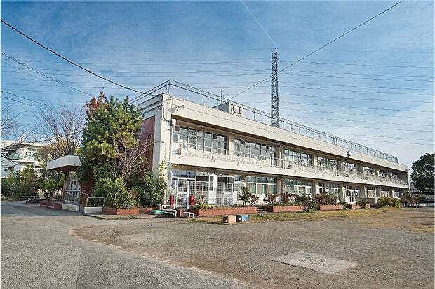 里小学校