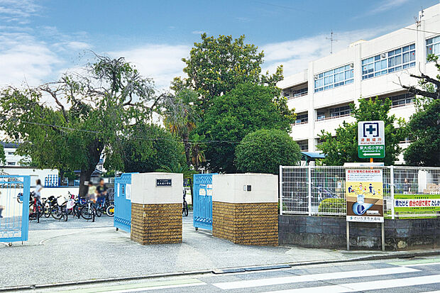 東大成小学校