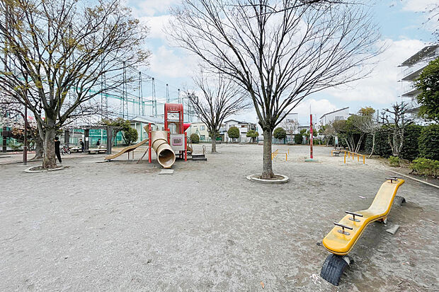 栄和3丁目公園（現地より徒歩5分）