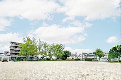山崎公園（現地より徒歩1分） 約70m